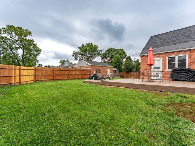 301 W Lonnquist Boulevard, Mount Prospect, IL 60056