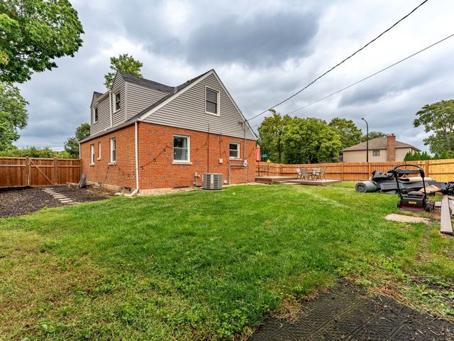 301 W Lonnquist Boulevard, Mount Prospect, IL 60056