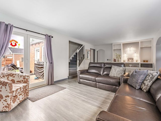 301 W Lonnquist Boulevard, Mount Prospect, IL 60056