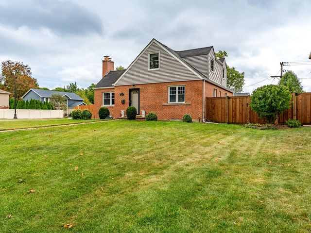 301 W Lonnquist Boulevard, Mount Prospect, IL 60056