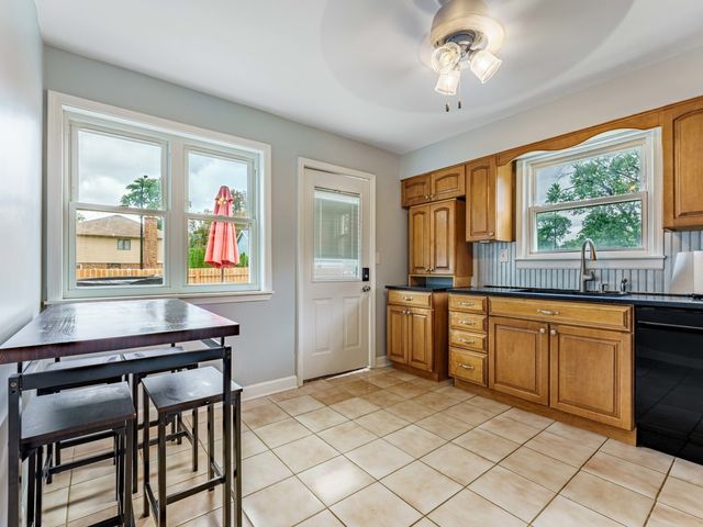301 W Lonnquist Boulevard, Mount Prospect, IL 60056