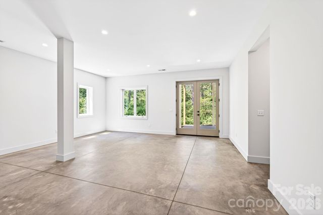 63 Orrinel Way, Asheville, NC 28806