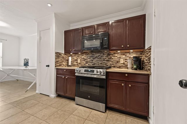 6743 Windy River Lane, Katy, TX 77449