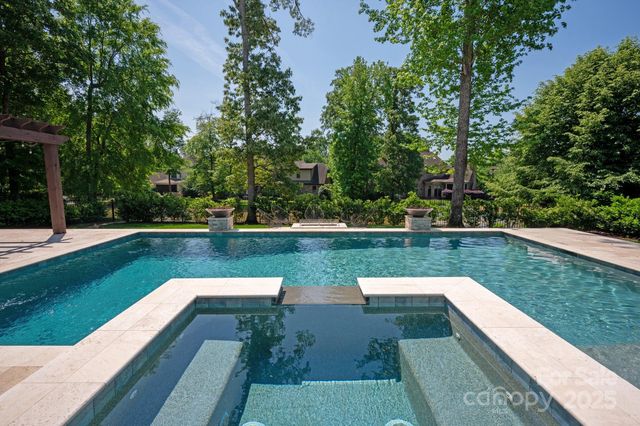 8021 Skye Lochs Drive, Waxhaw, NC 28173