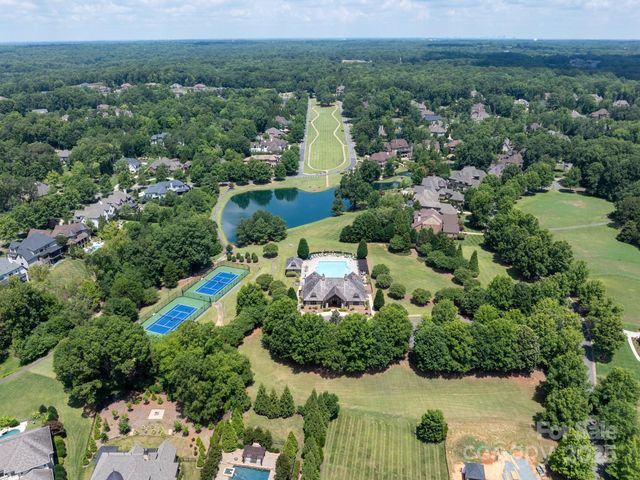 8021 Skye Lochs Drive, Waxhaw, NC 28173