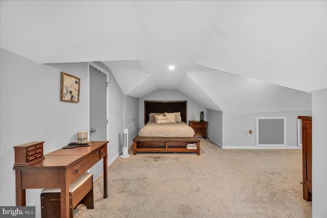 315 N FORKLANDING RD, Maple Shade, NJ 08052