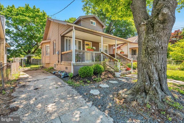 315 N FORKLANDING RD, Maple Shade, NJ 08052