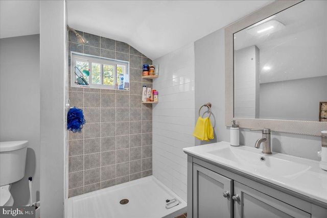 315 N FORKLANDING RD, Maple Shade, NJ 08052