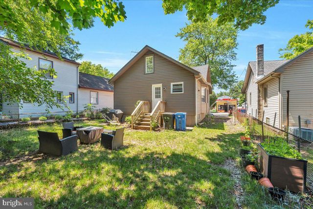 315 N FORKLANDING RD, Maple Shade, NJ 08052