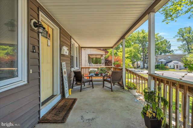 315 N FORKLANDING RD, Maple Shade, NJ 08052