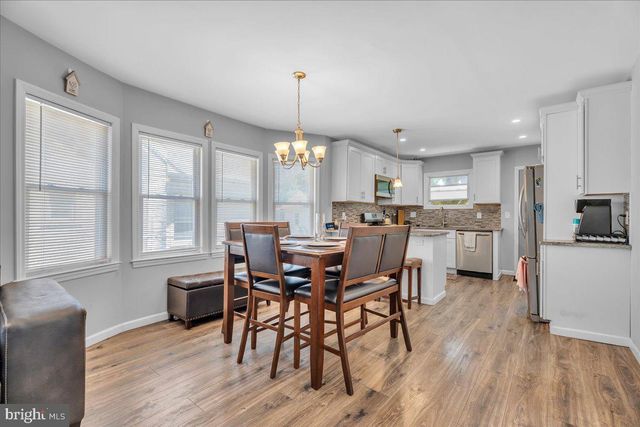 315 N FORKLANDING RD, Maple Shade, NJ 08052