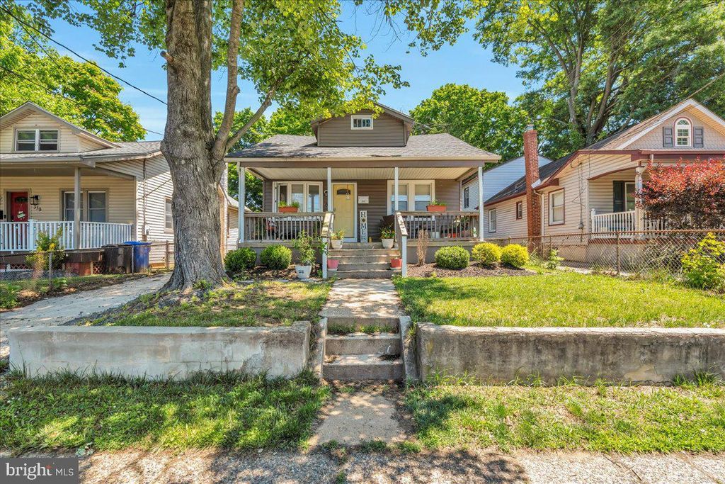 315 N FORKLANDING RD, Maple Shade, NJ 08052