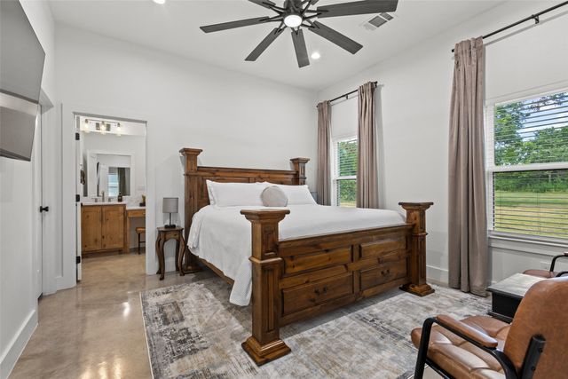 1832 S Park Avenue, Denison, TX 75020