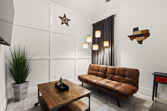 1832 S Park Avenue, Denison, TX 75020