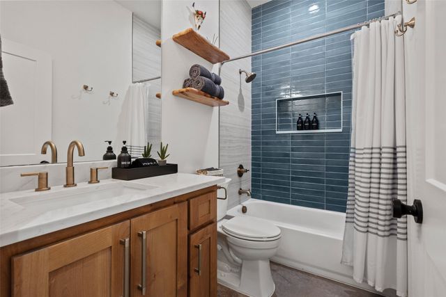 1832 S Park Avenue, Denison, TX 75020