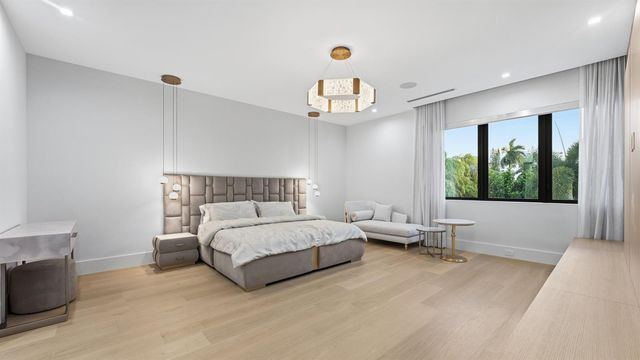 274 NE 3rd Court, Boca Raton, FL 33432
