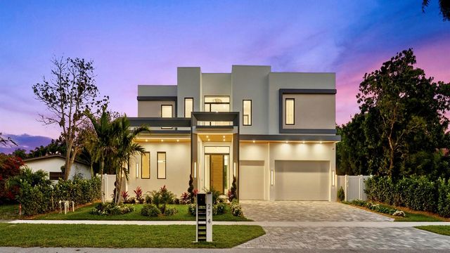 274 NE 3rd Court, Boca Raton, FL 33432