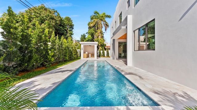 274 NE 3rd Court, Boca Raton, FL 33432