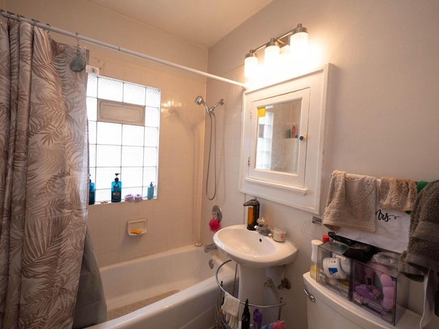 2019 E Saint Francis AVENUE, Saint Francis, WI 53235