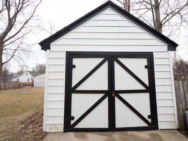 2019 E Saint Francis AVENUE, Saint Francis, WI 53235