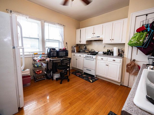 2019 E Saint Francis AVENUE, Saint Francis, WI 53235