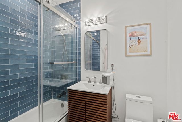 11038 Blix Street, North Hollywood (los Angeles), CA 91602