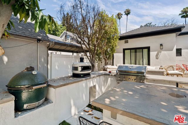 11038 Blix Street, North Hollywood (los Angeles), CA 91602