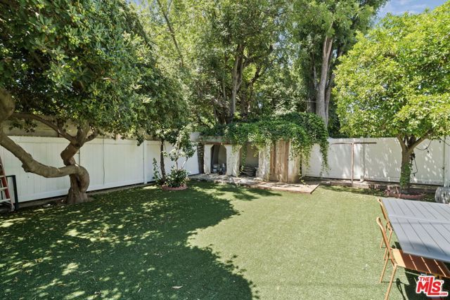 11038 Blix Street, North Hollywood (los Angeles), CA 91602