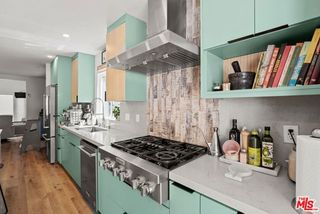 11038 Blix Street, North Hollywood (los Angeles), CA 91602