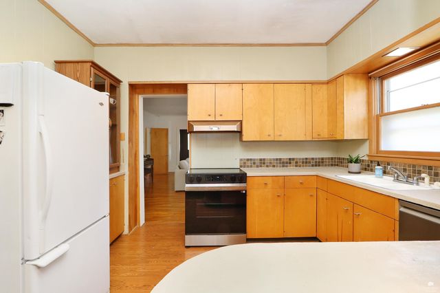 206 S 5th Street, Manhattan, KS 66502