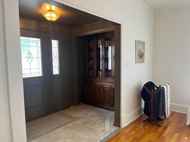 206 S 5th Street, Manhattan, KS 66502