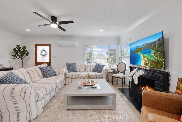 236 Camellia Lane, Costa Mesa, CA 92627