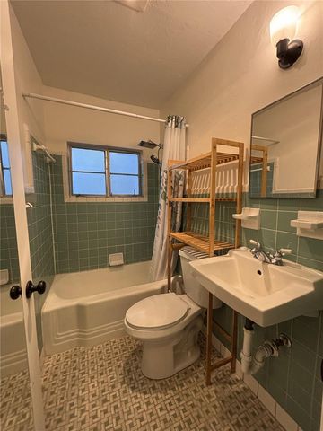 726 NW 34TH AVENUE, Gainesville, FL 32609