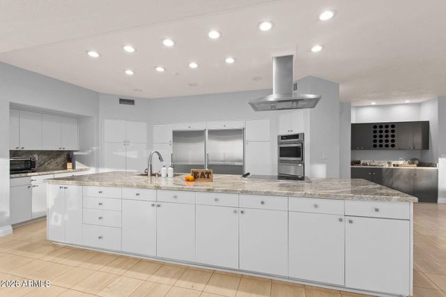 5620 N Casa Blanca Drive, Paradise Valley, AZ 85253