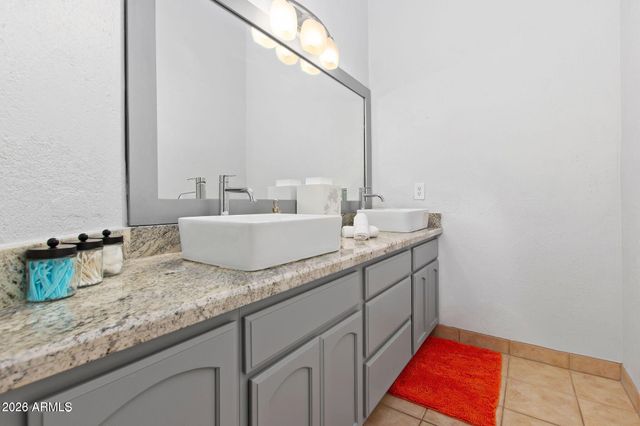 5620 N Casa Blanca Drive, Paradise Valley, AZ 85253