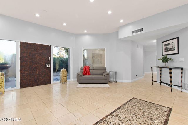 5620 N Casa Blanca Drive, Paradise Valley, AZ 85253