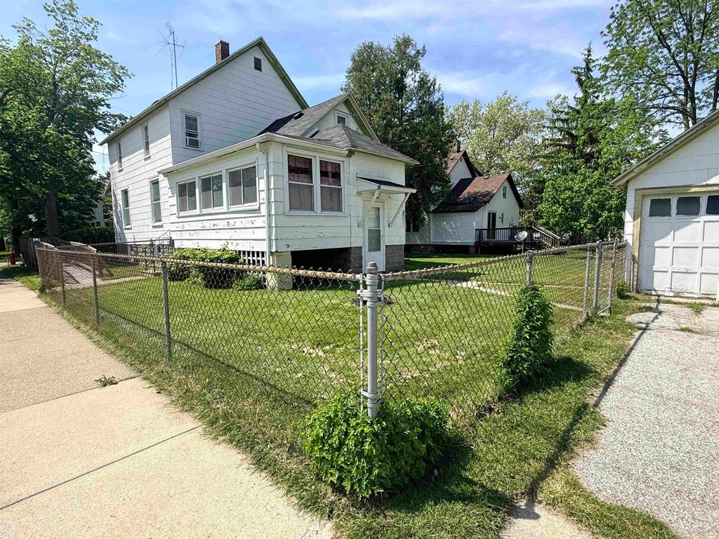225 Ingraham Street, Bay City, MI 48708