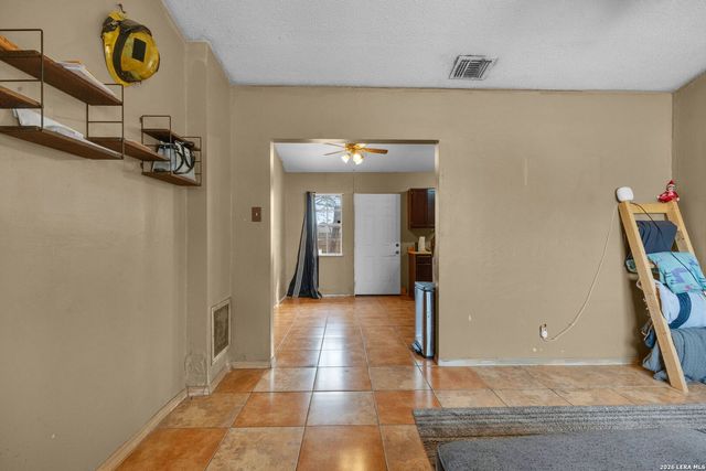 5858 Castle Hunt, San Antonio, TX 78218