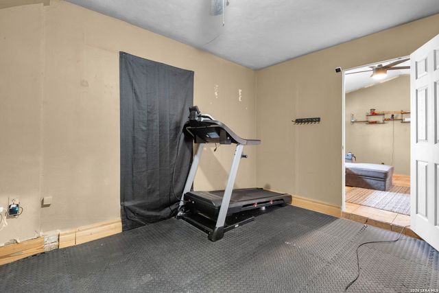 5858 Castle Hunt, San Antonio, TX 78218