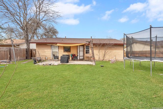 5858 Castle Hunt, San Antonio, TX 78218