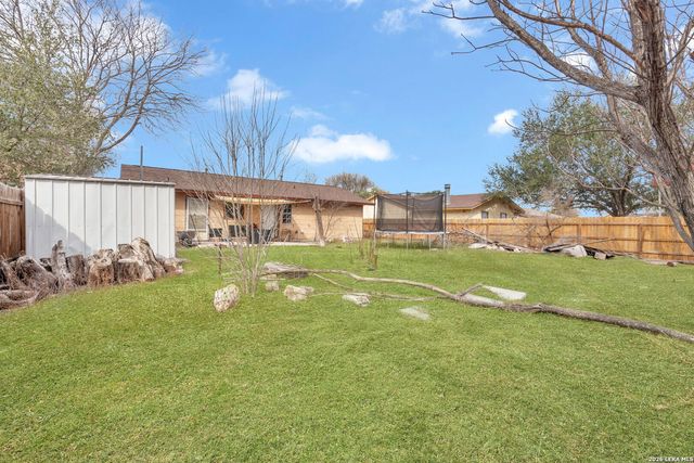 5858 Castle Hunt, San Antonio, TX 78218