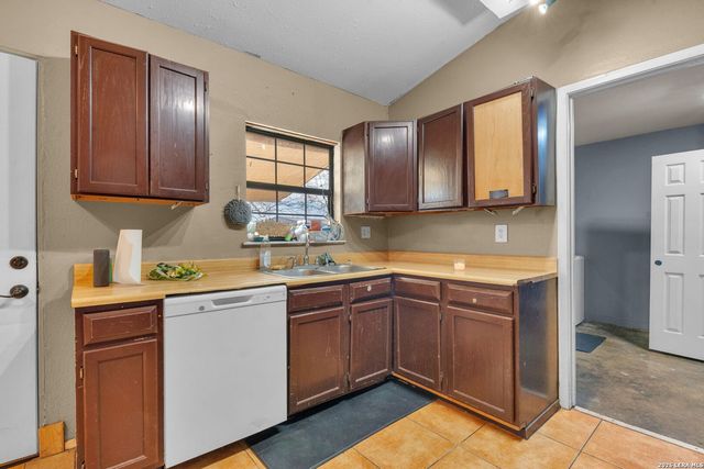 5858 Castle Hunt, San Antonio, TX 78218