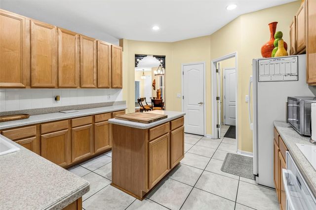 28 CAMELOT RIDGE DRIVE, Brandon, FL 33511