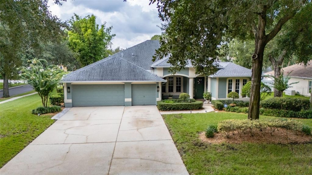28 CAMELOT RIDGE DRIVE, Brandon, FL 33511