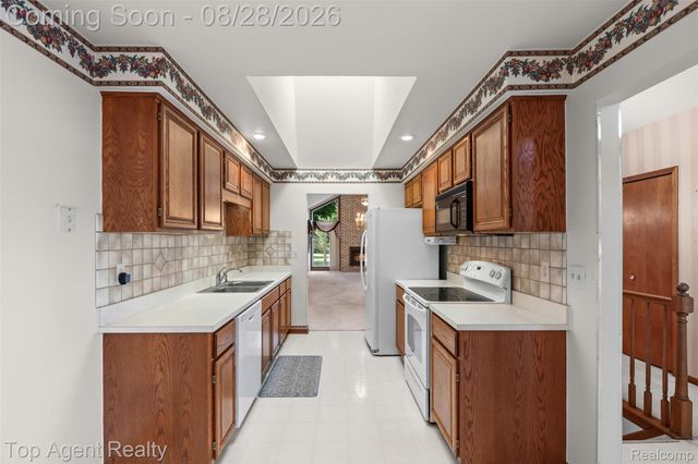 14430 Cove Creek Court, Shelby Charter Township, MI 48315