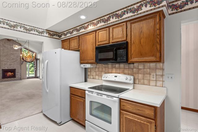 14430 Cove Creek Court, Shelby Charter Township, MI 48315