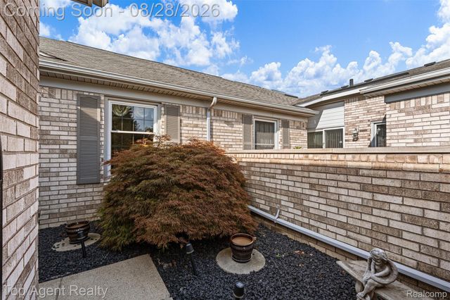 14430 Cove Creek Court, Shelby Charter Township, MI 48315