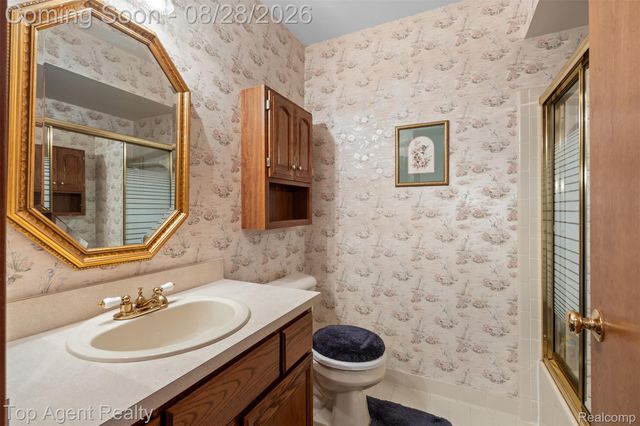 14430 Cove Creek Court, Shelby Charter Township, MI 48315