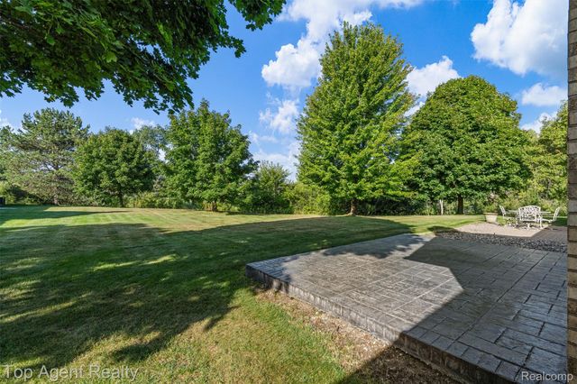 14430 Cove Creek Court, Shelby Charter Township, MI 48315