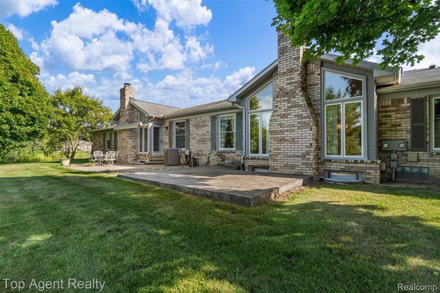 14430 Cove Creek Court, Shelby Charter Township, MI 48315